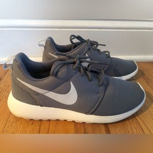 Nike Tanjun Sneakers